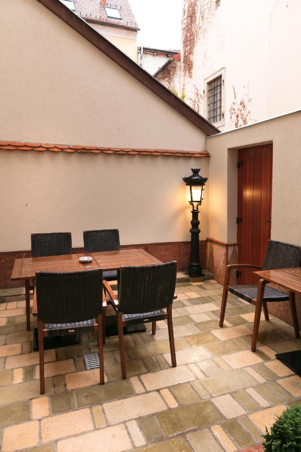 Foter Rezidencia 2 Aparthotel Győr Exterior foto